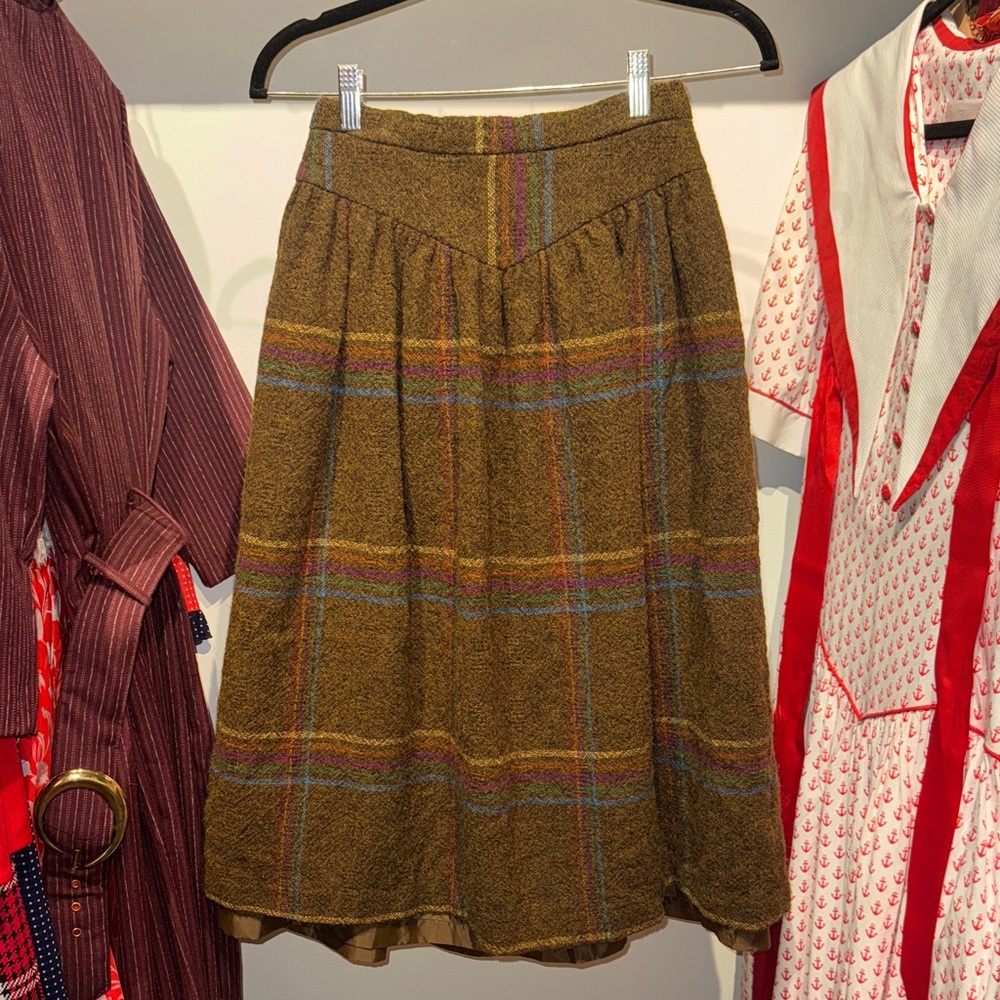 Vintage Plaid A-Line Hi-Waist Wool Skirt in Brown and Multicolor Stripes
